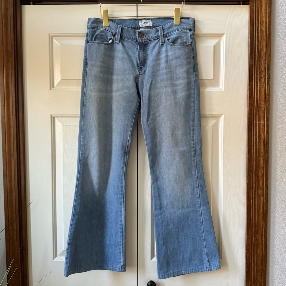 Levi’s 544 Ultimate Lift Flare light wash Mid Rise Stretch Jeans Women’s size 10